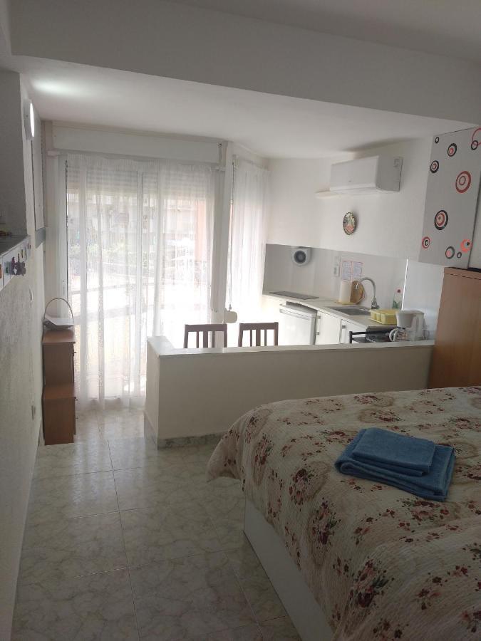 Апартаменти La Pineda Beach Studio Near Port Aventura Екстер'єр фото